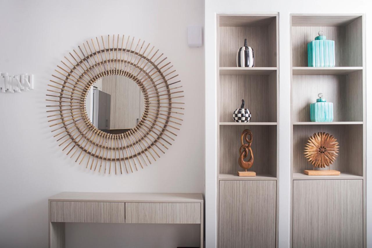 Urban Chic Luxury At The City Center Kalamata Bagian luar foto