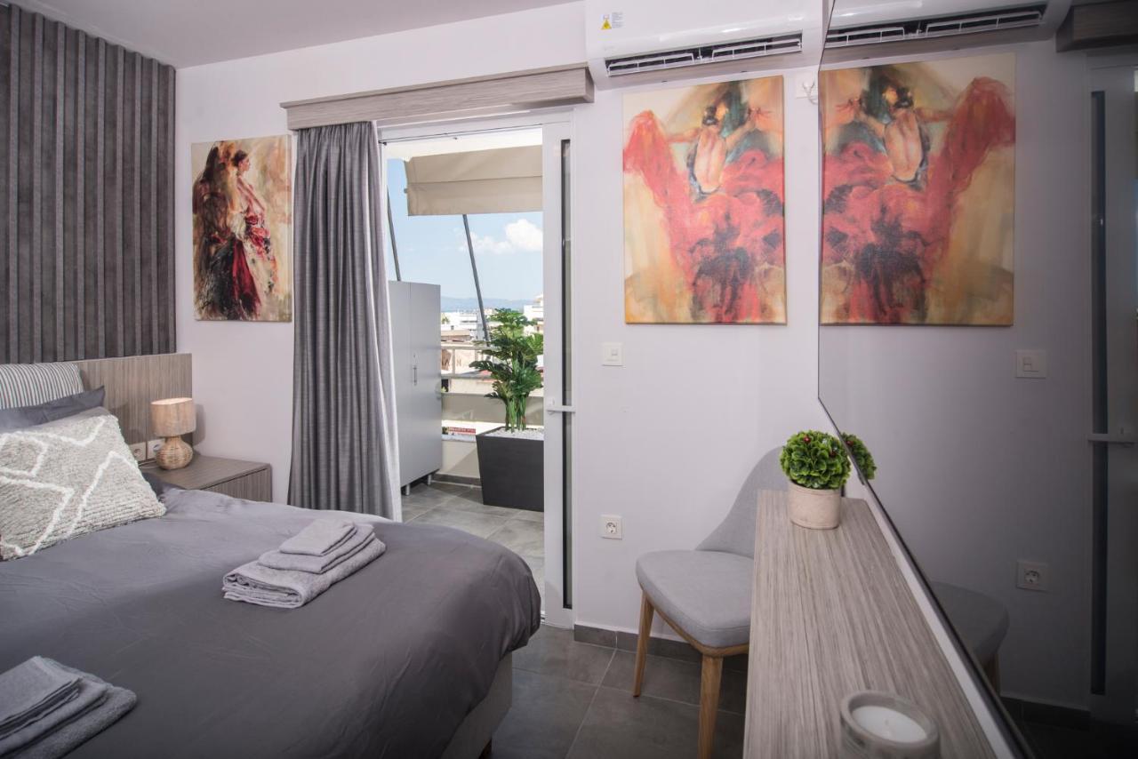 Urban Chic Luxury At The City Center Kalamata Bagian luar foto