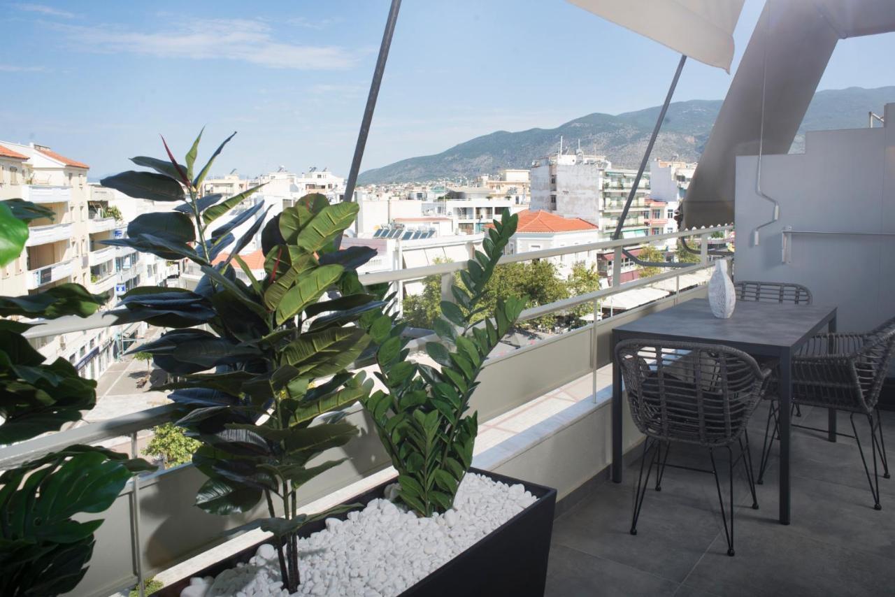 Urban Chic Luxury At The City Center Kalamata Bagian luar foto